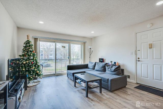 409 Lancaster Court, Piscataway, NJ 08854