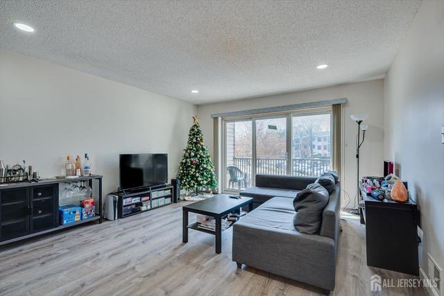 409 Lancaster Court, Piscataway, NJ 08854