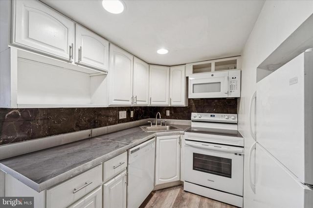 2659 DAPHNE RD, Philadelphia, PA 19131