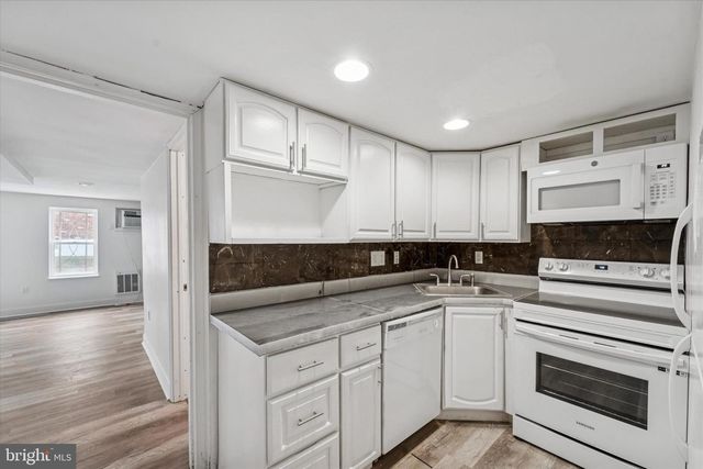 2659 DAPHNE RD, Philadelphia, PA 19131