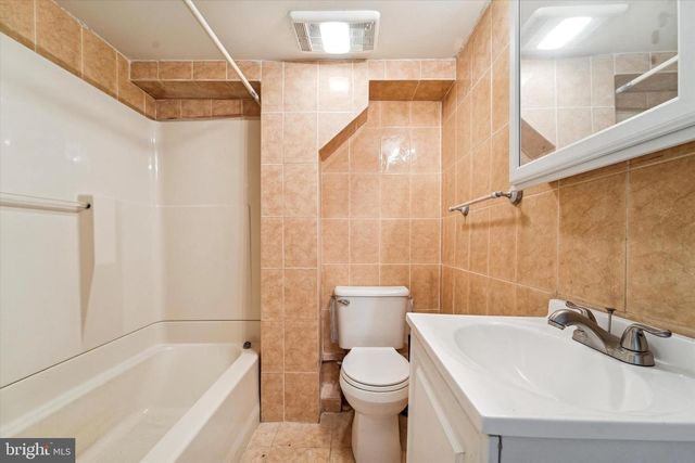 2659 DAPHNE RD, Philadelphia, PA 19131