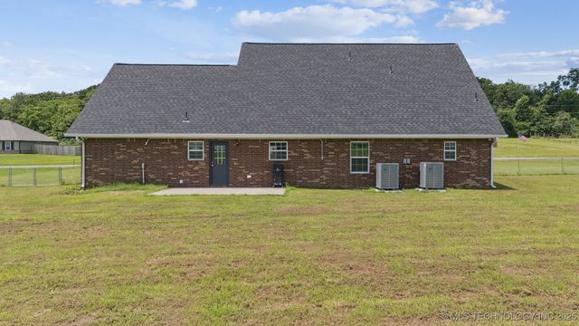 19305 S Deer Trail Road, Claremore, OK 74019