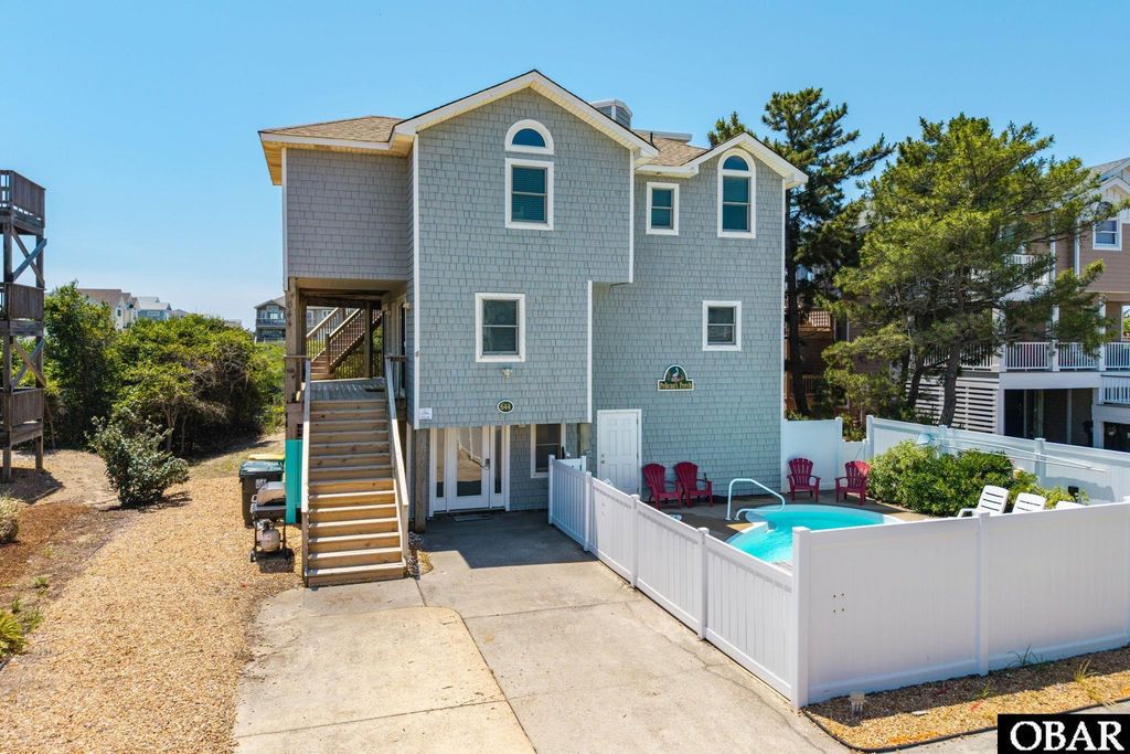 Image 1 of property listing at 644 Ocean Front Arch Lot 4, Corolla, NC 27927