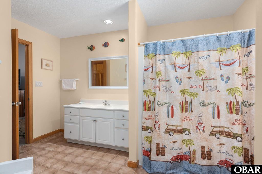 Image 37 of property listing at 644 Ocean Front Arch Lot 4, Corolla, NC 27927