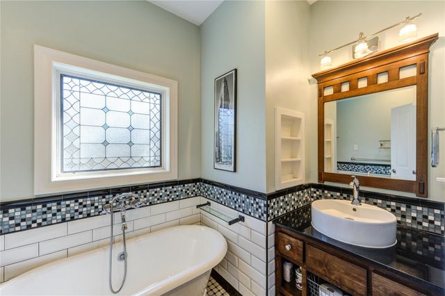 1550 Sue Barnett Drive, Houston, TX 77018