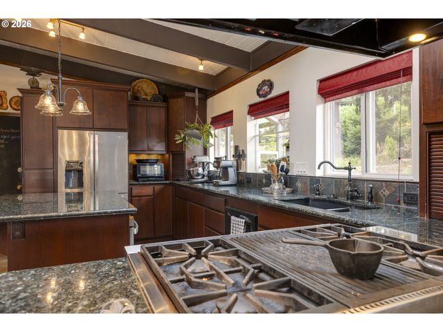 6690 AUMSVILLE Hwy, Salem, OR 97317