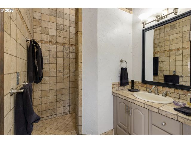 6690 AUMSVILLE Hwy, Salem, OR 97317