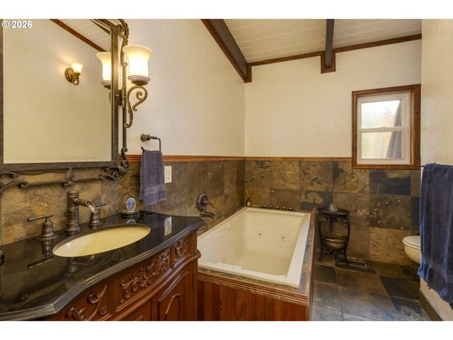 6690 AUMSVILLE Hwy, Salem, OR 97317