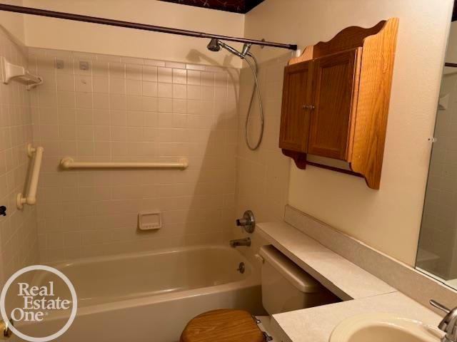 30757 Hidden Pines Lane, Roseville, MI 48066