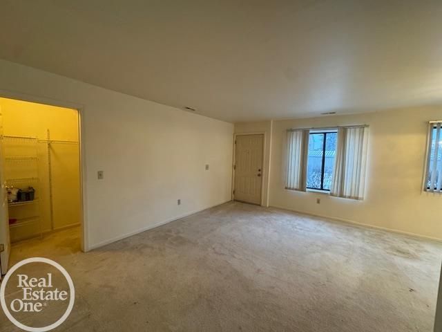 30757 Hidden Pines Lane, Roseville, MI 48066