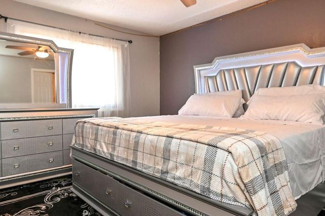 536 78th Avenue NE, Spring Lake Park, MN 55432