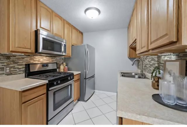536 78th Avenue NE, Spring Lake Park, MN 55432