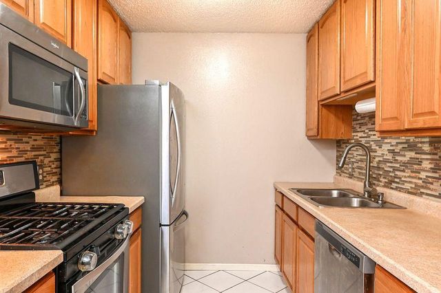 536 78th Avenue NE, Spring Lake Park, MN 55432