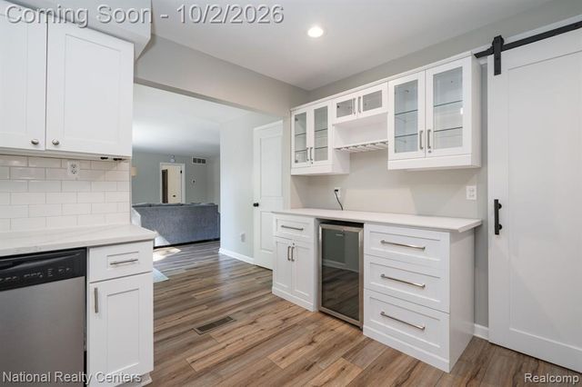 1061 Truwood Drive, Rochester Hills, MI 48307