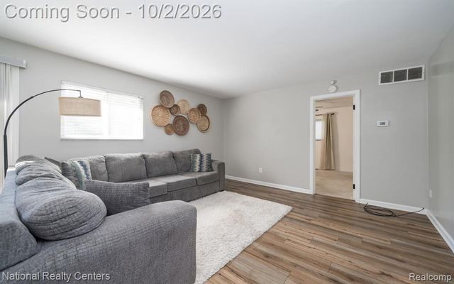 1061 Truwood Drive, Rochester Hills, MI 48307