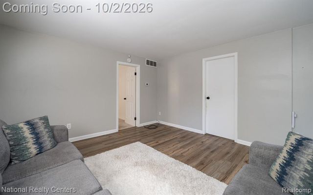 1061 Truwood Drive, Rochester Hills, MI 48307