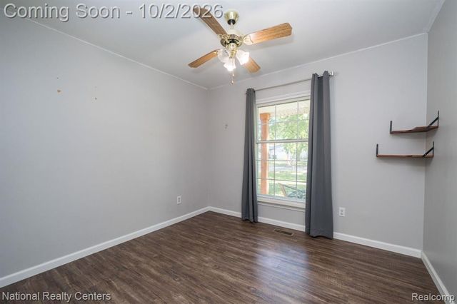 1061 Truwood Drive, Rochester Hills, MI 48307