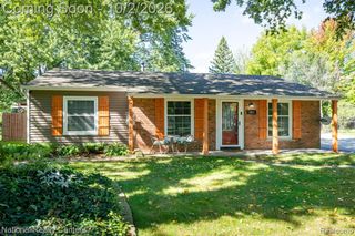 1061 Truwood Drive, Rochester Hills, MI 48307