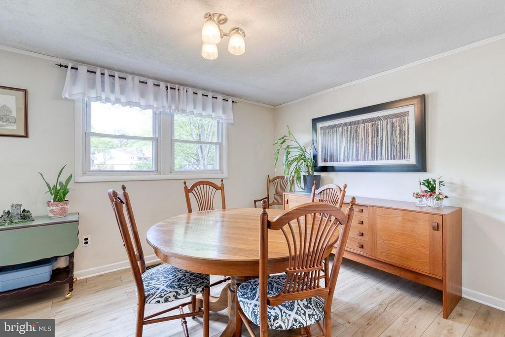 Image 10 of property listing at 2608 BRADWELL CT, Parkville, MD 21234