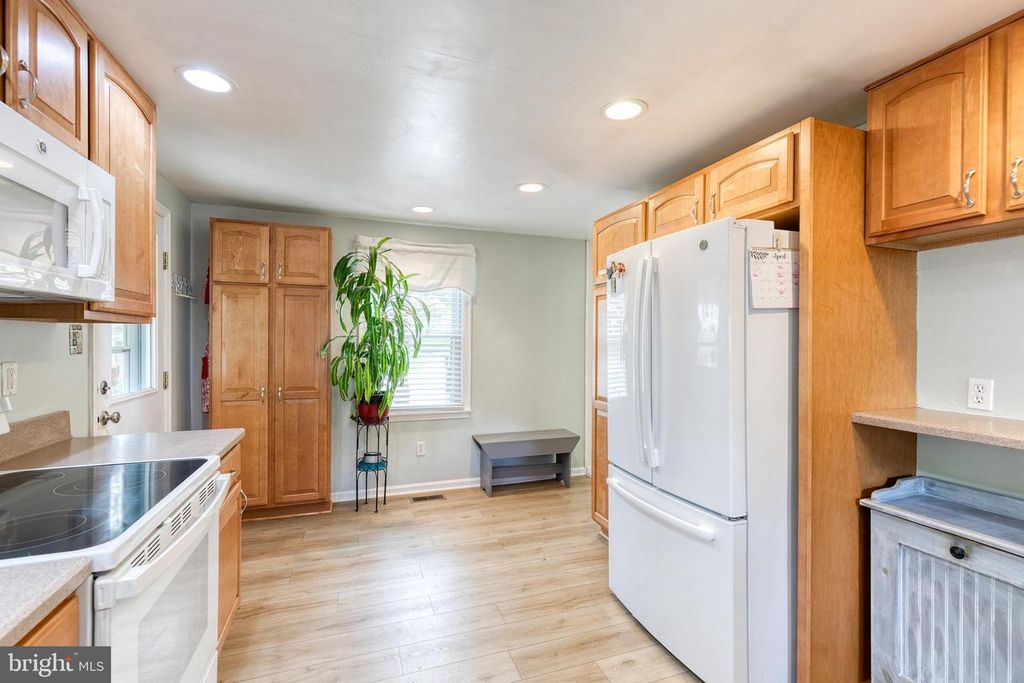 Image 13 of property listing at 2608 BRADWELL CT, Parkville, MD 21234