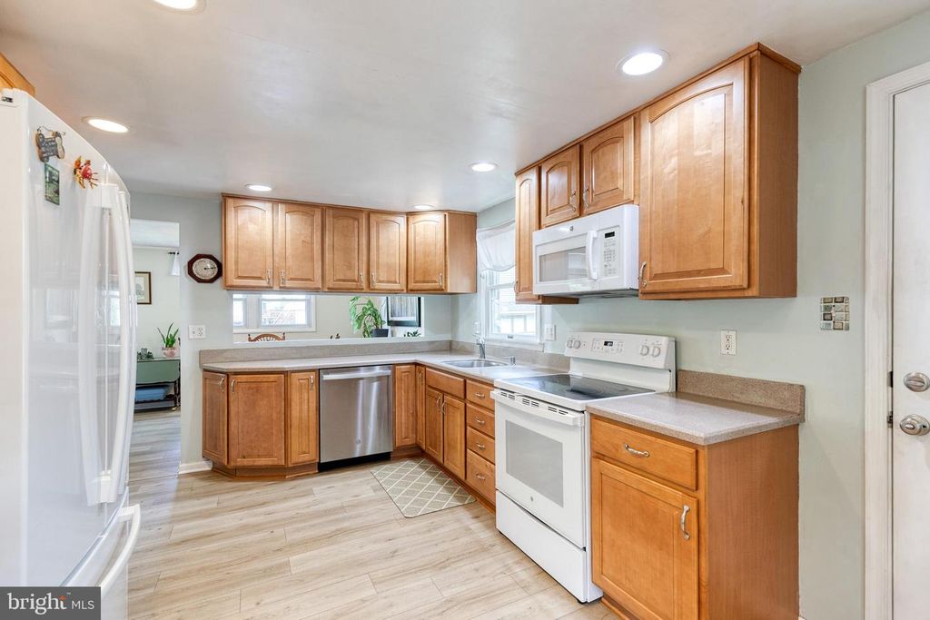 Image 15 of property listing at 2608 BRADWELL CT, Parkville, MD 21234
