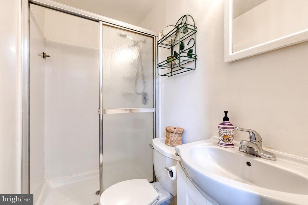 Image 18 of property listing at 2608 BRADWELL CT, Parkville, MD 21234