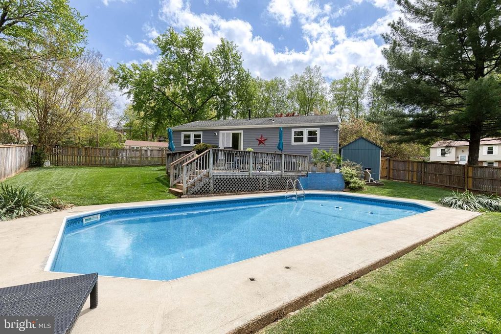 Image 39 of property listing at 2608 BRADWELL CT, Parkville, MD 21234
