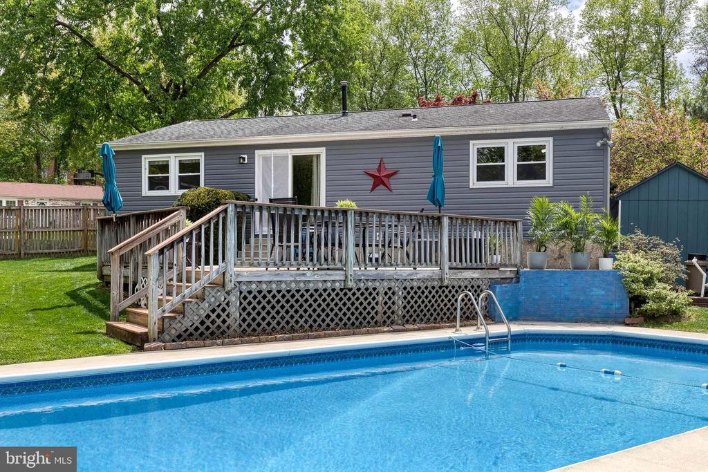 Image 40 of property listing at 2608 BRADWELL CT, Parkville, MD 21234