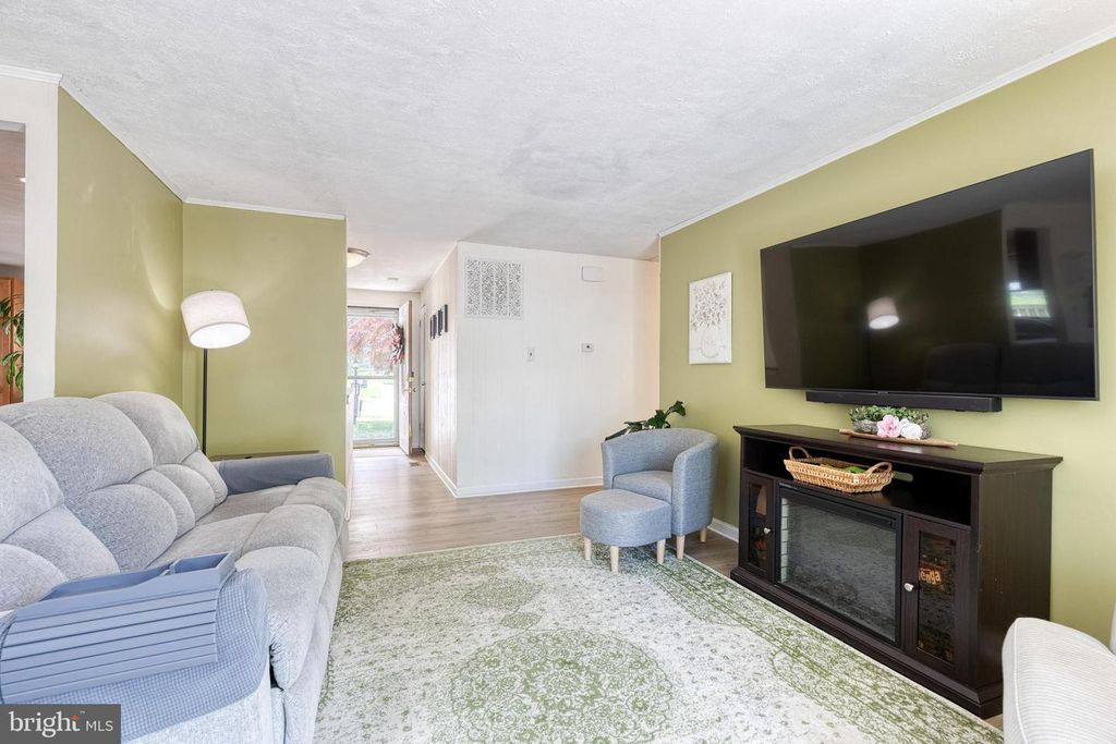 Image 7 of property listing at 2608 BRADWELL CT, Parkville, MD 21234