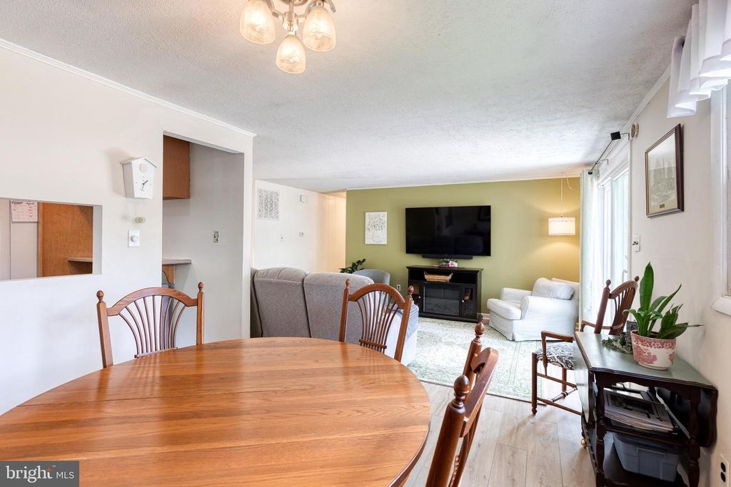 Image 9 of property listing at 2608 BRADWELL CT, Parkville, MD 21234