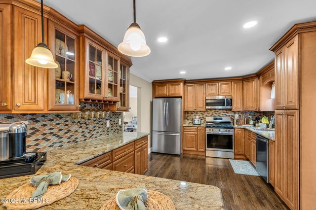 112 Pinewood Road, Toms River, NJ 08753