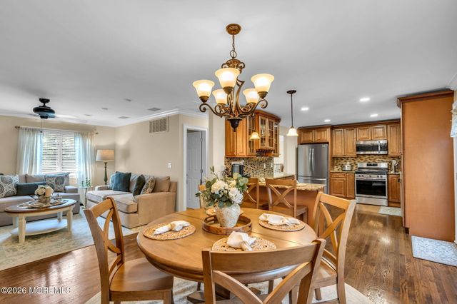 112 Pinewood Road, Toms River, NJ 08753