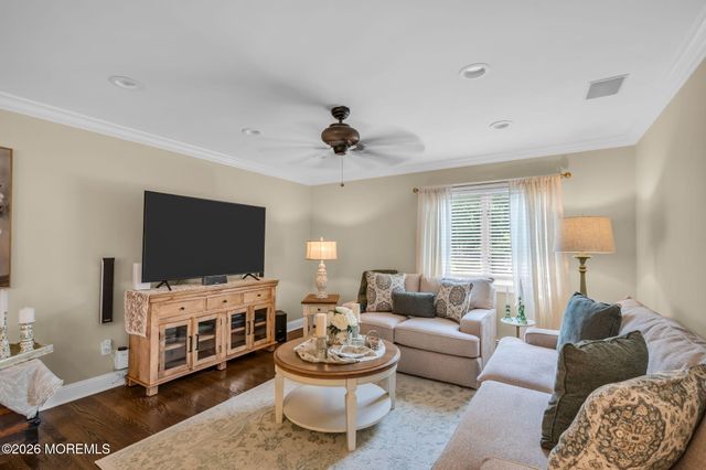 112 Pinewood Road, Toms River, NJ 08753