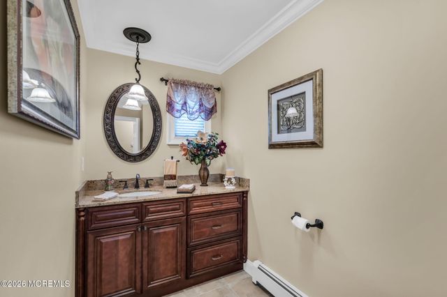 112 Pinewood Road, Toms River, NJ 08753