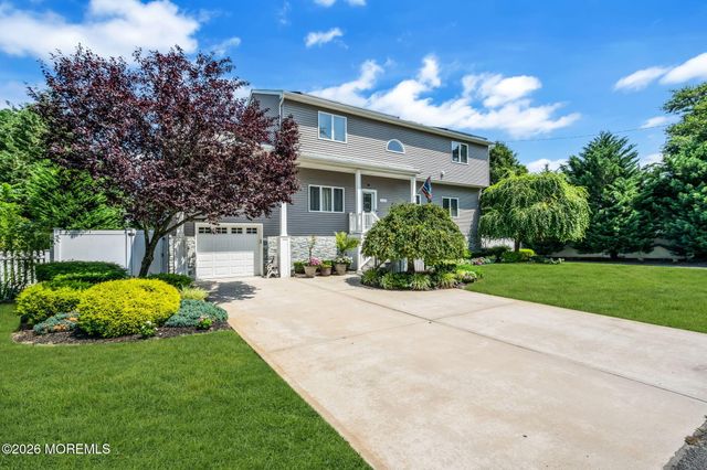 112 Pinewood Road, Toms River, NJ 08753