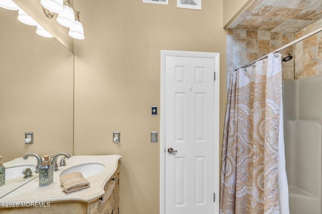 112 Pinewood Road, Toms River, NJ 08753