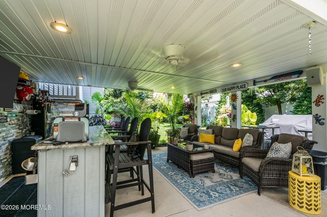 112 Pinewood Road, Toms River, NJ 08753