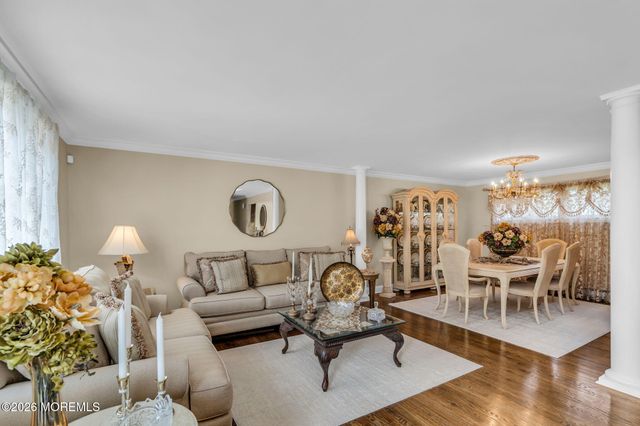 112 Pinewood Road, Toms River, NJ 08753