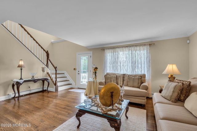 112 Pinewood Road, Toms River, NJ 08753
