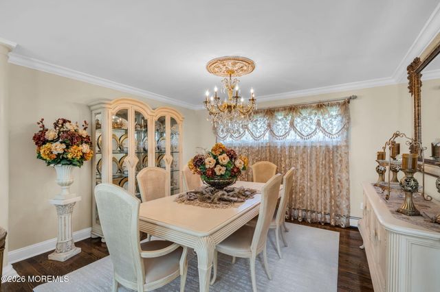 112 Pinewood Road, Toms River, NJ 08753