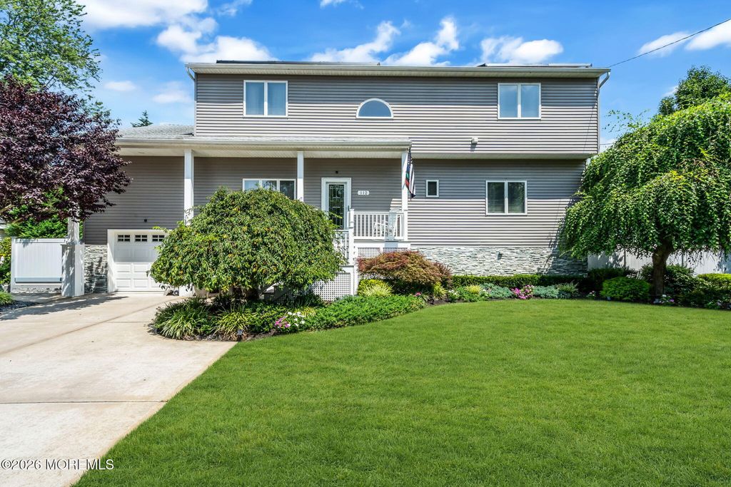 112 Pinewood Road, Toms River, NJ 08753