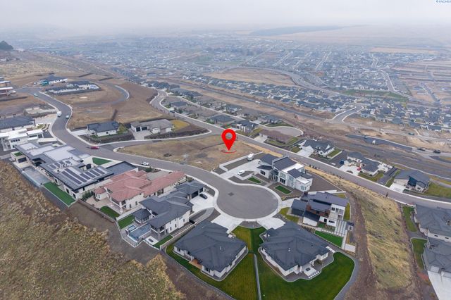 7037 W 22nd Ave, Kennewick, WA 99338