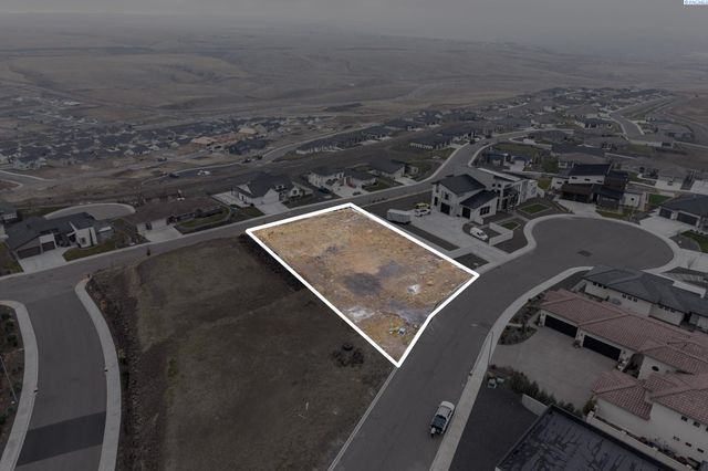 7037 W 22nd Ave, Kennewick, WA 99338