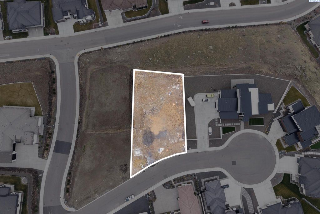 7037 W 22nd Ave, Kennewick, WA 99338