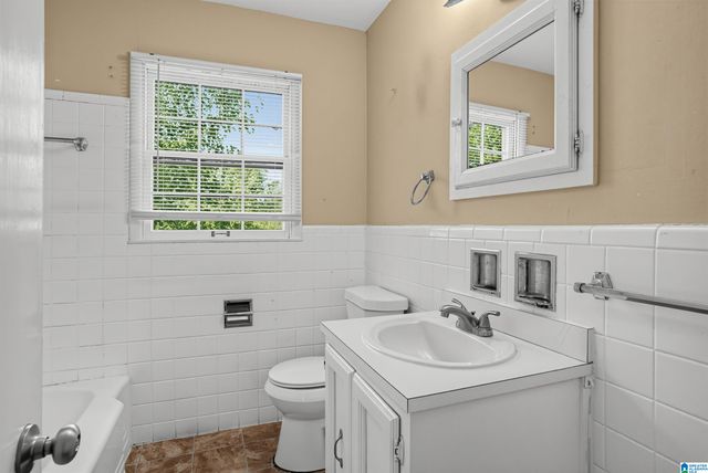 212 RED OAK ROAD, Birmingham, AL 35206