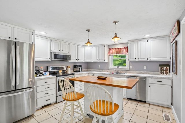 70 Lane Road, Raymond, NH 03077