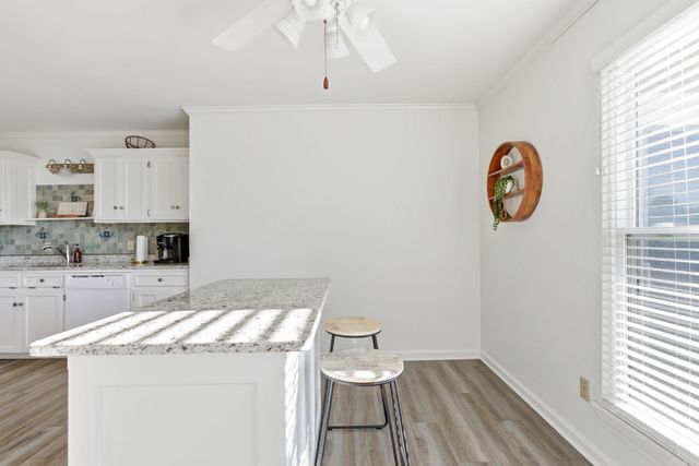 30 Summerland Ct, Little Rock, AR 72227