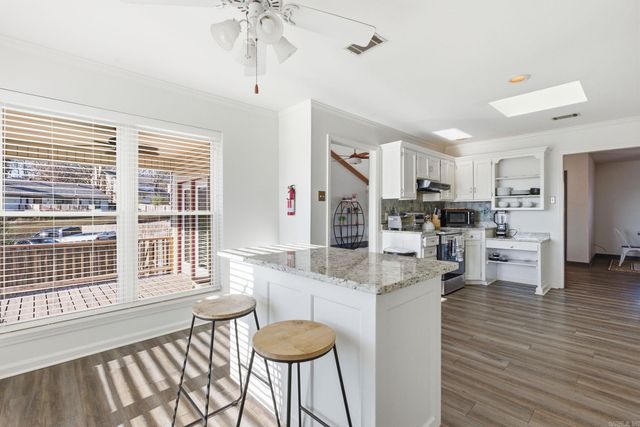 30 Summerland Ct, Little Rock, AR 72227