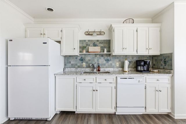 30 Summerland Ct, Little Rock, AR 72227