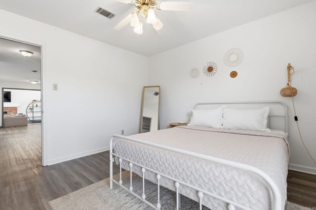 30 Summerland Ct, Little Rock, AR 72227